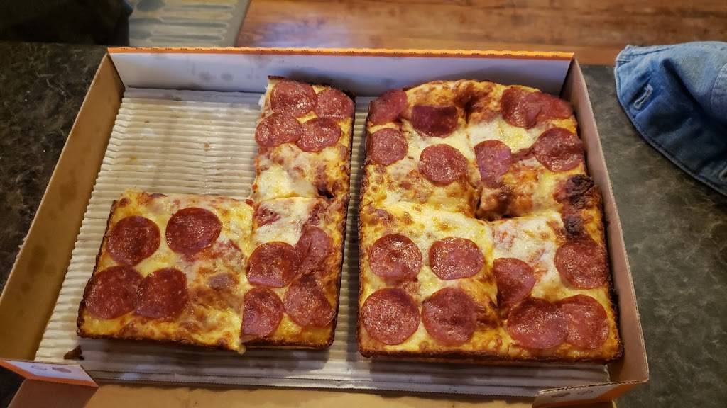 Little Caesars Pizza | meal takeaway | 109 Park Dr, Caro, MI 48723, USA | 9896734445 OR +1 989-673-4445