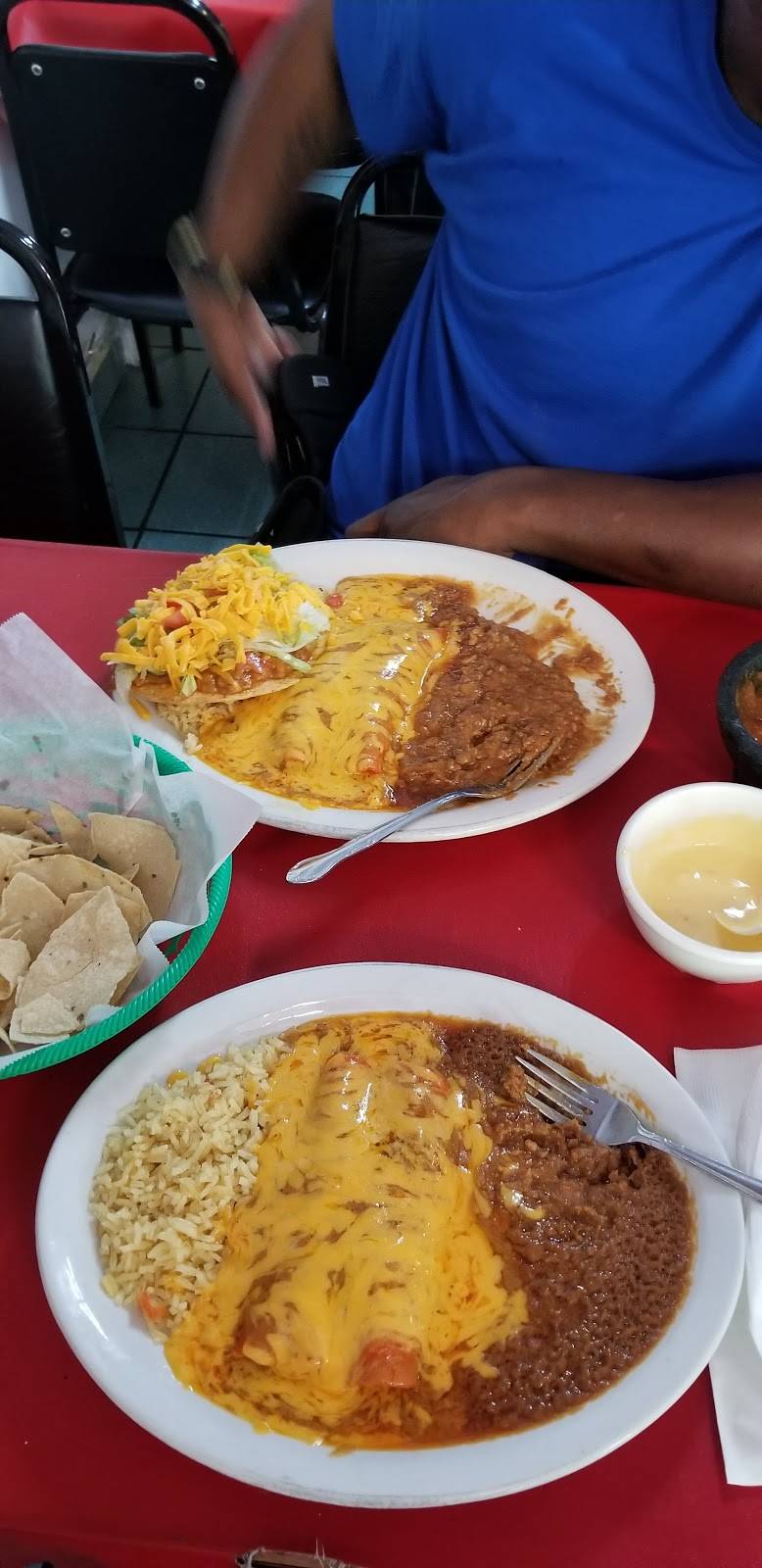 Old Mexico | restaurant | 3306 Hopper Rd, Houston, TX 77093, USA | 2814423519 OR +1 281-442-3519