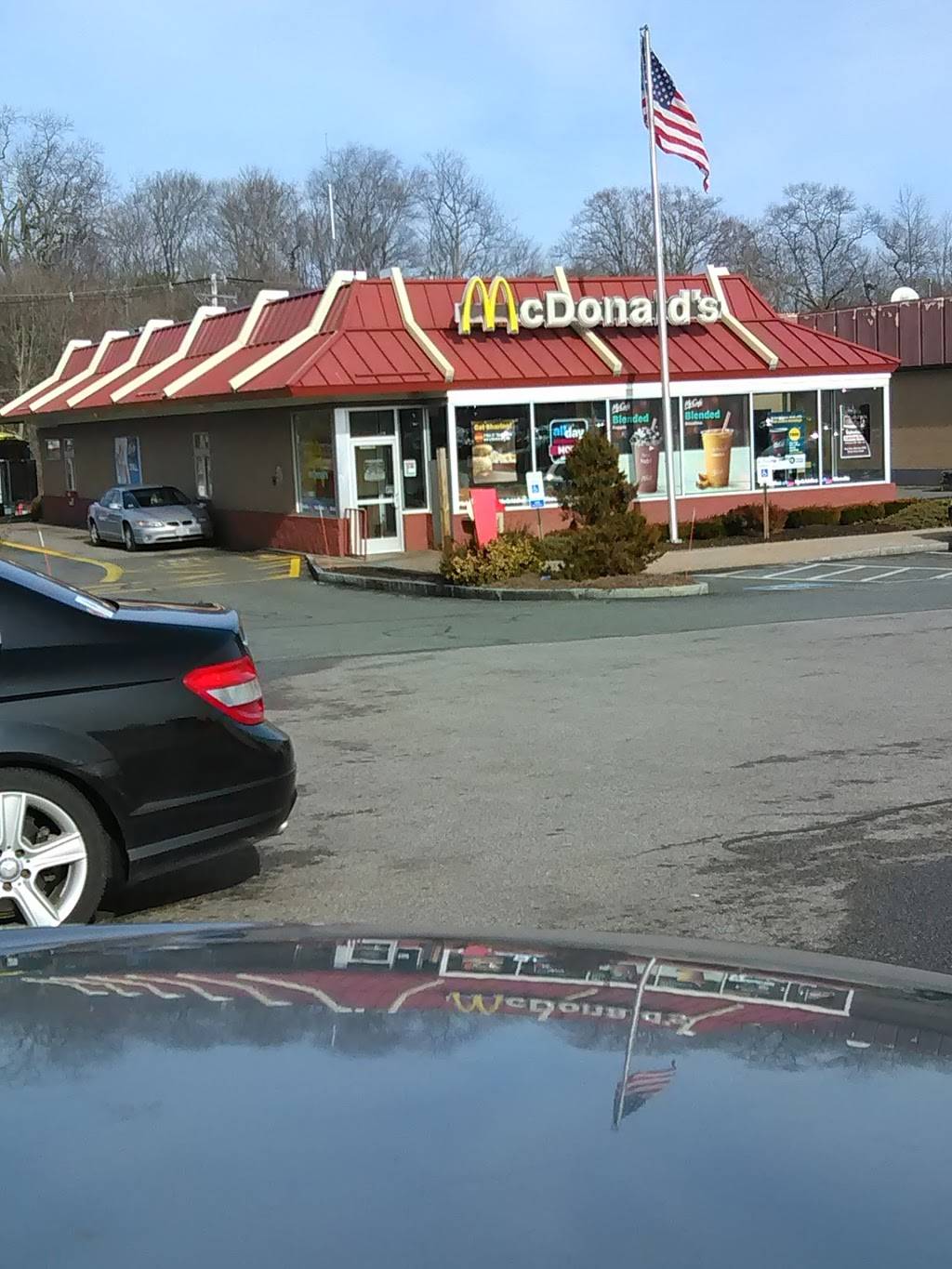 McDonalds | cafe | 222 Broad St, Bridgewater, MA 02324, USA | 5086979568 OR +1 508-697-9568