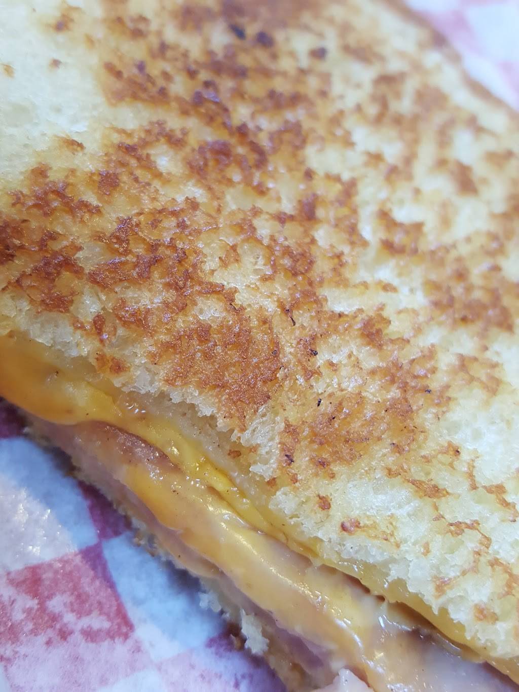 Roosters Restaurant | restaurant | 3001 Olympic Hwy N, Shelton, WA 98584, USA | 3604267224 OR +1 360-426-7224