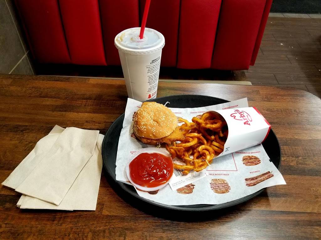 Arbys | restaurant | 820 Edwardsville Rd, Troy, IL 62294, USA | 6186671082 OR +1 618-667-1082
