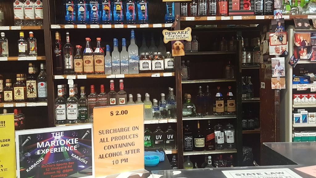 Richies Sports Bar & Liquors | restaurant | 52 Vineyard Rd, Edison, NJ 08817, USA | 7323938114 OR +1 732-393-8114