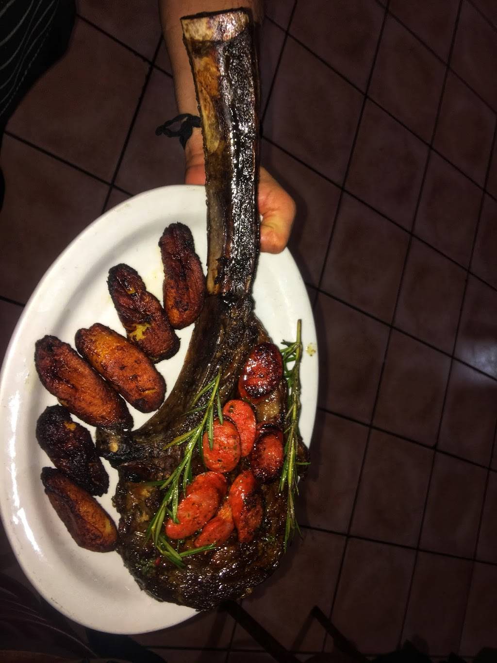 Leos House | restaurant | 7911 W 26th Ave, Hialeah, FL 33016, USA | 7863605652 OR +1 786-360-5652