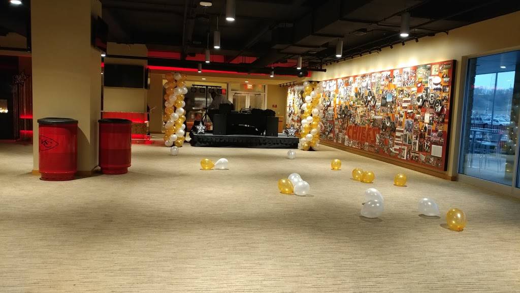 Founders Club | restaurant | 1 Arrowhead Dr, Kansas City, MO 64129, USA | 8169209300 OR +1 816-920-9300