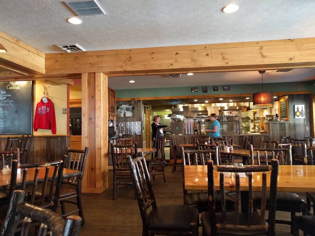 Big Woods Pizza Co | restaurant | 44 N Van Buren St, Nashville, IN 47448, USA | 8129886004 OR +1 812-988-6004