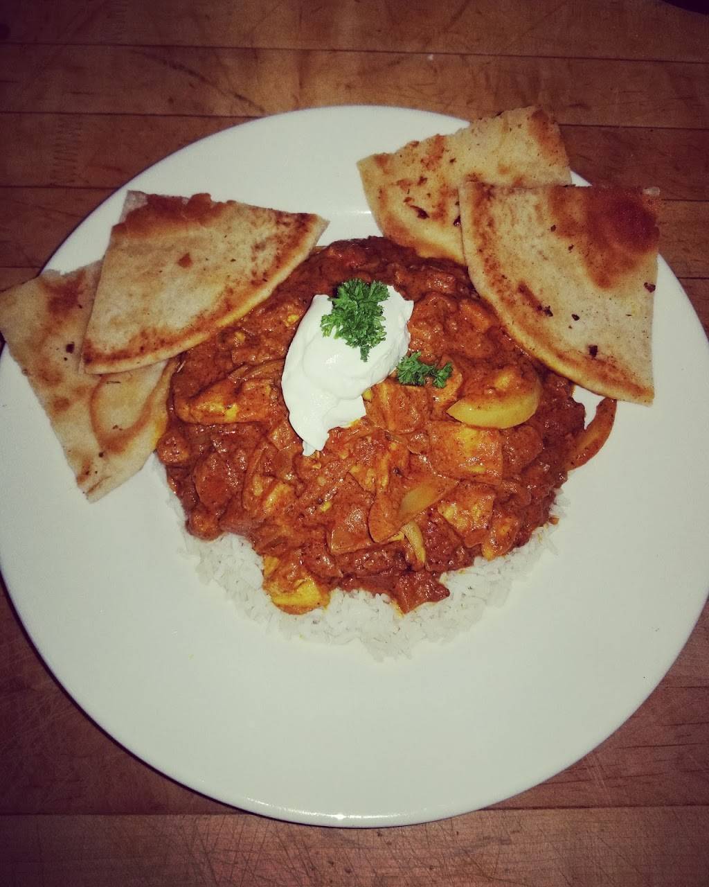 Crossroads Restaurant and Bar | restaurant | 751 Christina St N, Point Edward, ON N7V 1X5, Canada | 5193441157 OR +1 519-344-1157