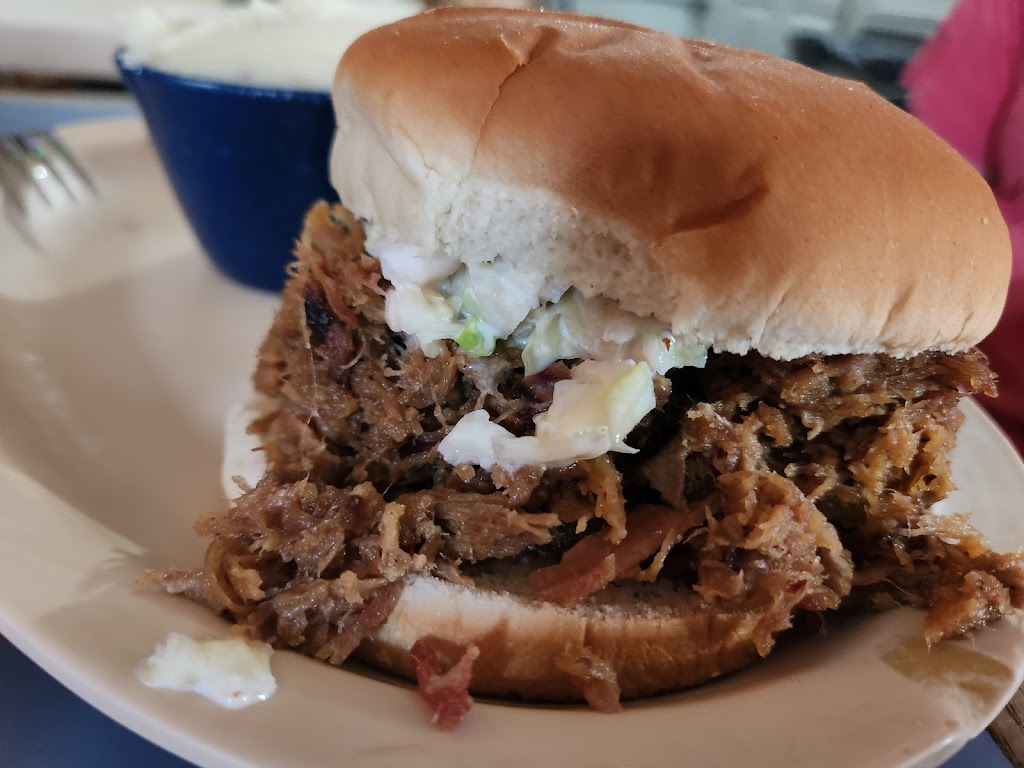 Glenns Smokehouse | restaurant | 1016 S Main St, Searcy, AR 72143, USA | 5012791211 OR +1 501-279-1211