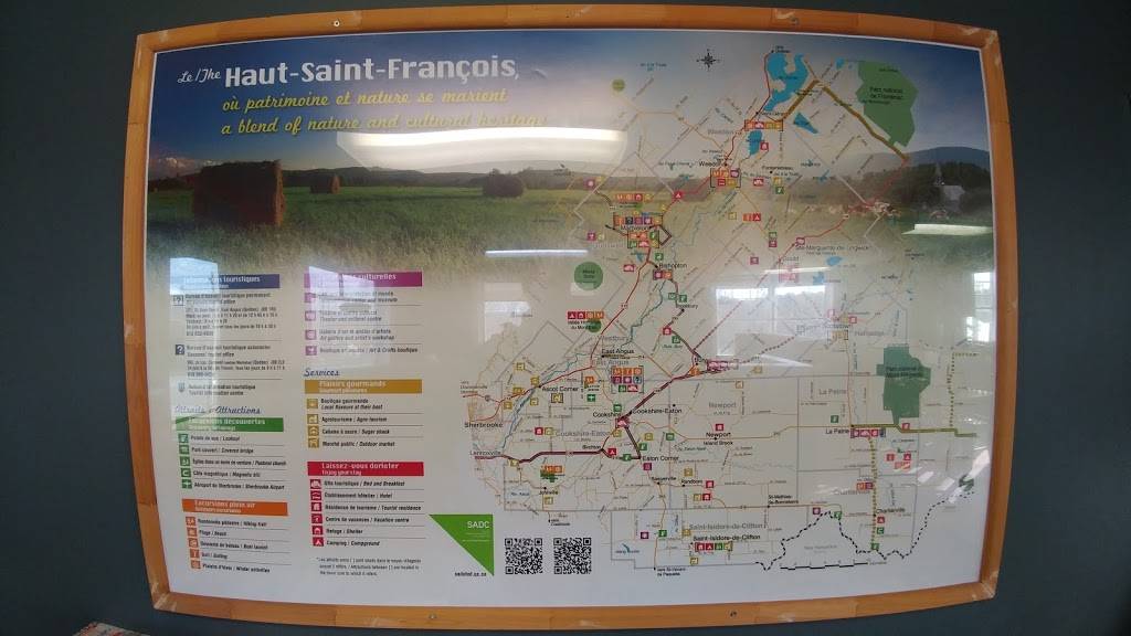 Restaurant Monsieur Poutine | restaurant | 4676 QC-112, Ascot Corner, QC J0B, Canada | 8198200220 OR +1 819-820-0220