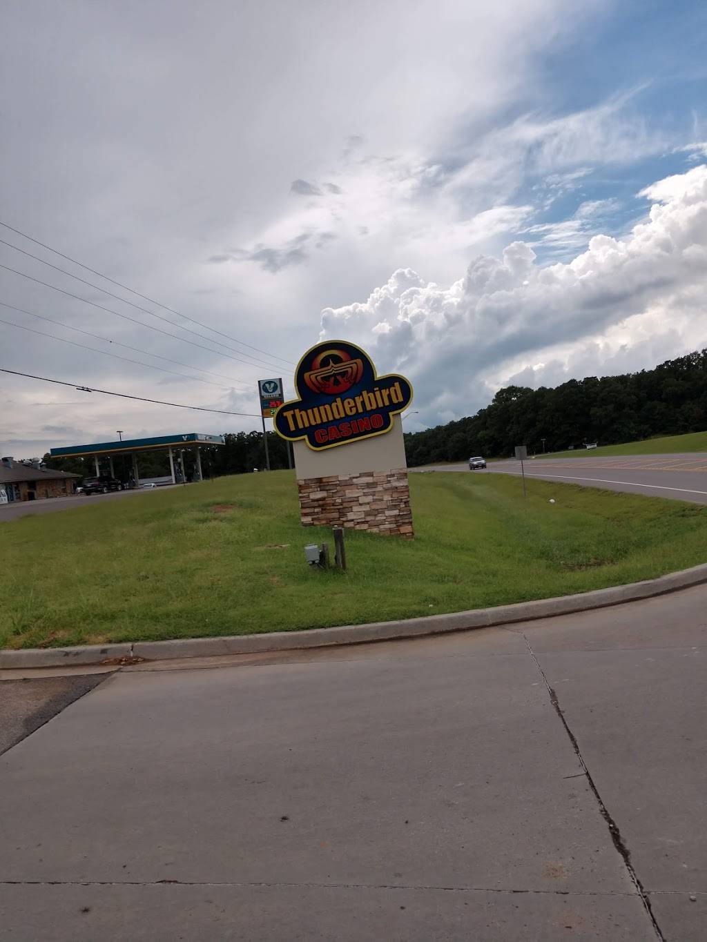 Thunderbird Casino | restaurant | 15700 OK-9, Norman, OK 73026, USA | 4053609270 OR +1 405-360-9270