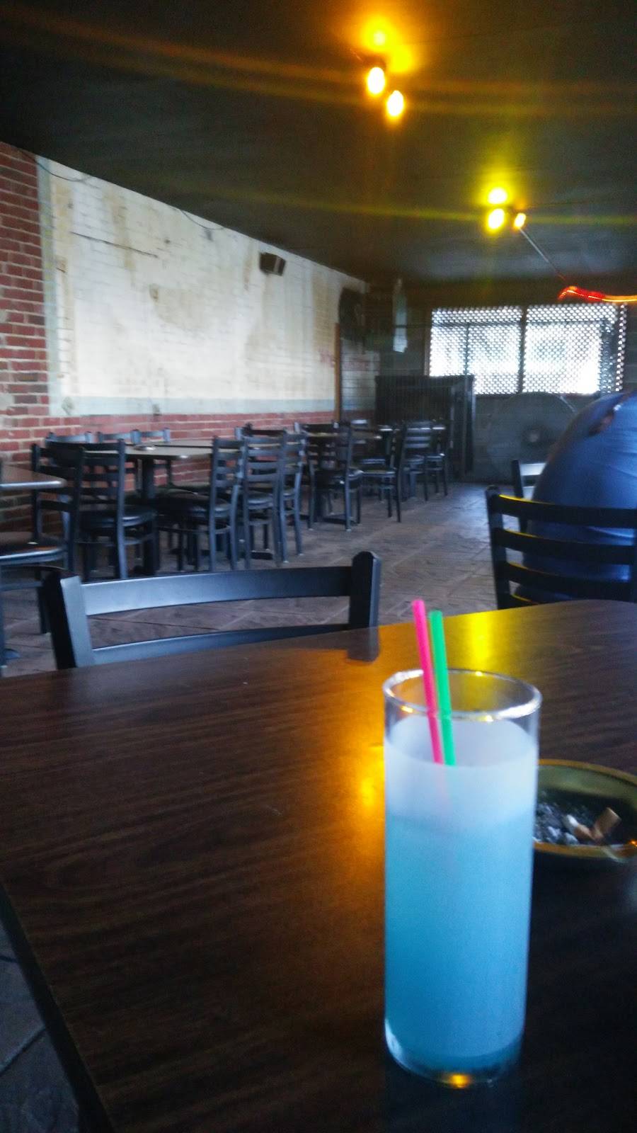 Riverbend Billiards & Grill | restaurant | 909 E Broadway, Alton, IL 62002, USA | 6184624435 OR +1 618-462-4435