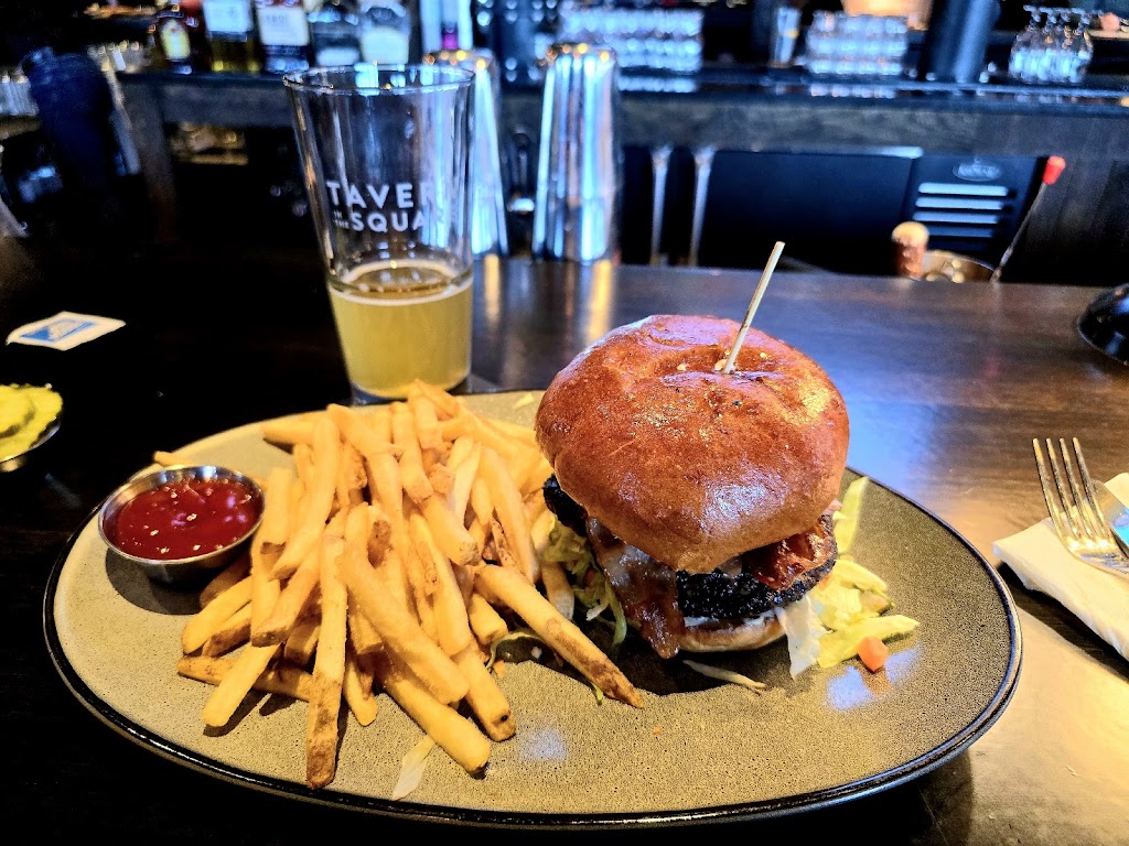 Tavern in the Square | restaurant | 985 Providence Hwy, Dedham, MA 02026, USA | 7817476175 OR +1 781-747-6175