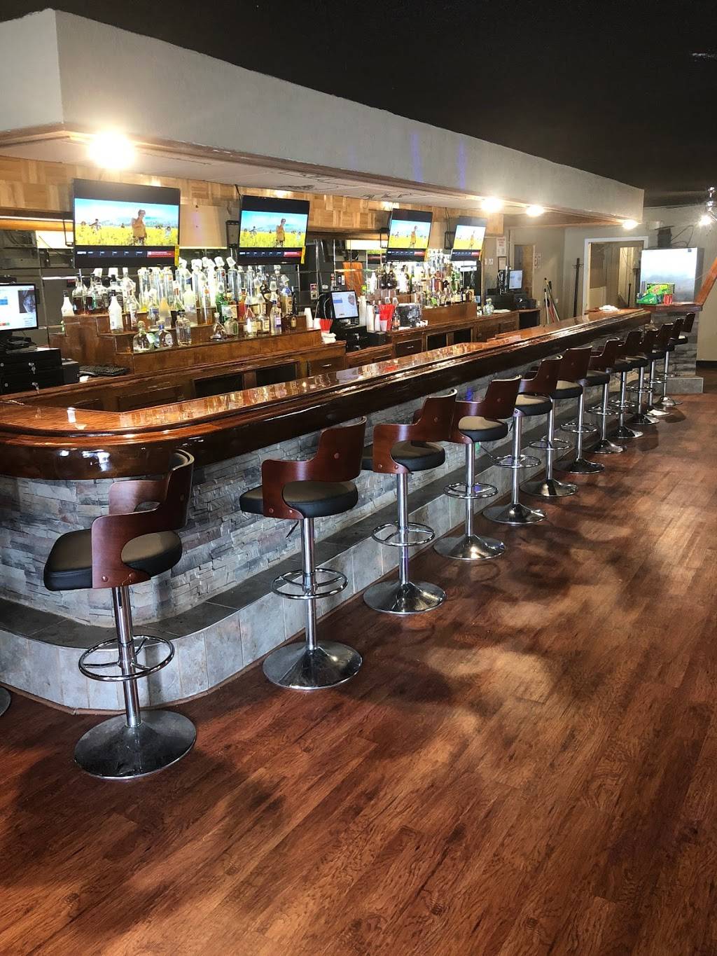 Ken’s Lounge | restaurant | 1701 Lagrange St, Toledo, OH 43608, USA | 4197879728 OR +1 419-787-9728