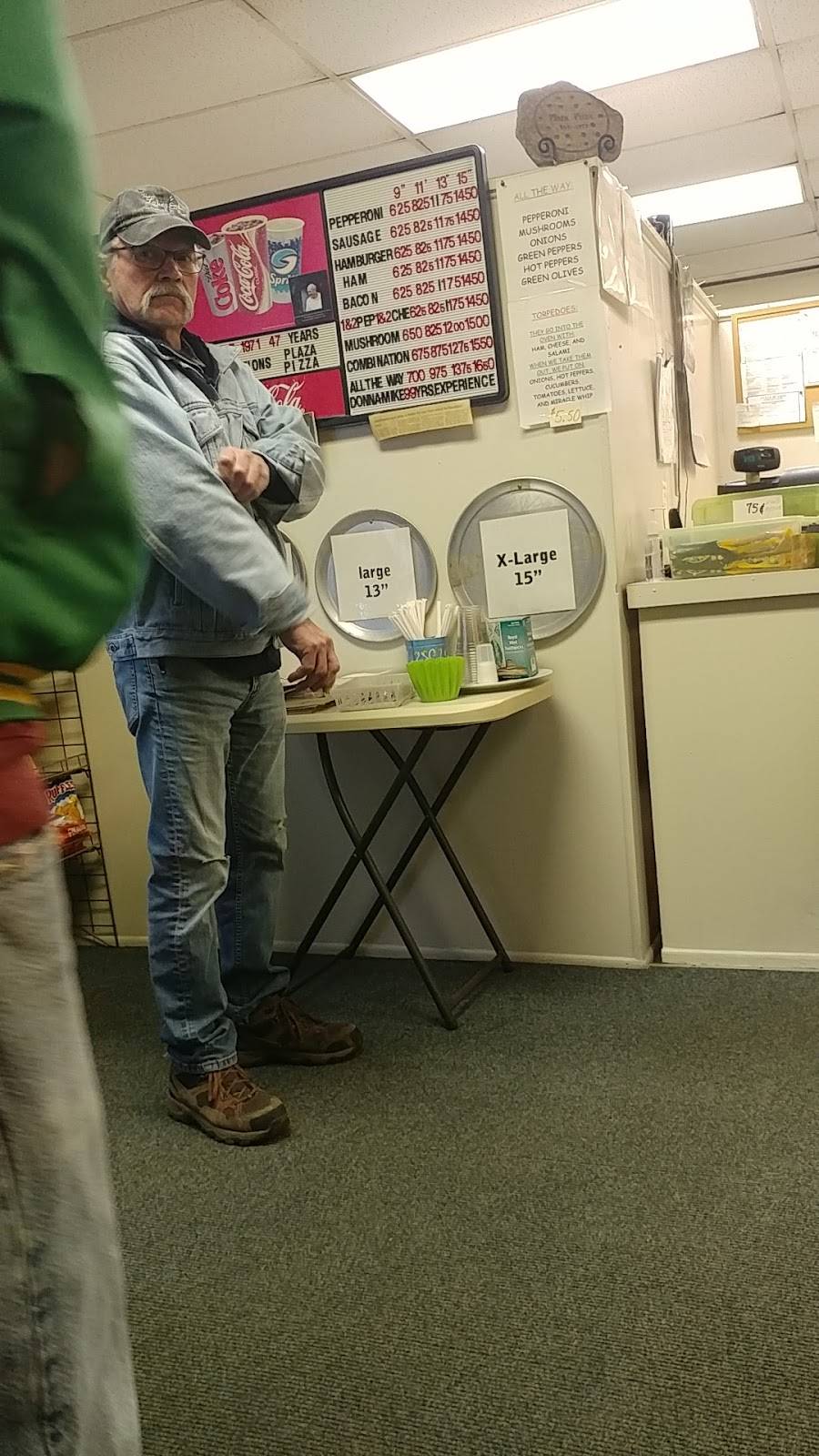 Plaza Pizza | restaurant | 1130 Mt Vernon Rd # 1, Newark, OH 43055, USA | 7403662511 OR +1 740-366-2511