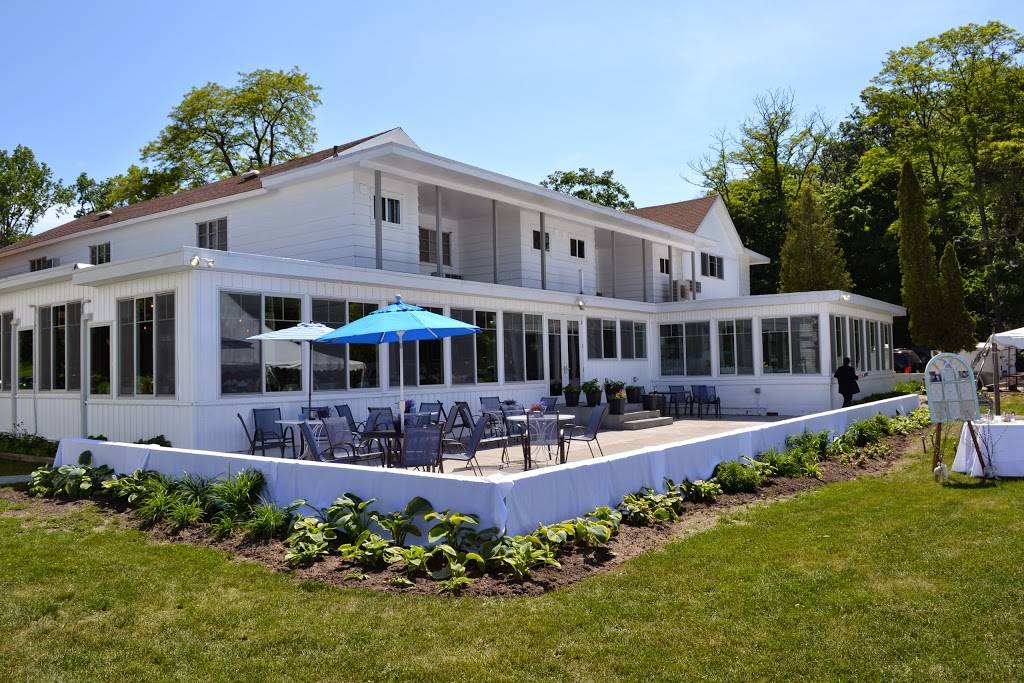 Buzzs Lakeside Inn | restaurant | 5700 N Scenic Dr, Whitehall, MI 49461, USA | 2318938315 OR +1 231-893-8315