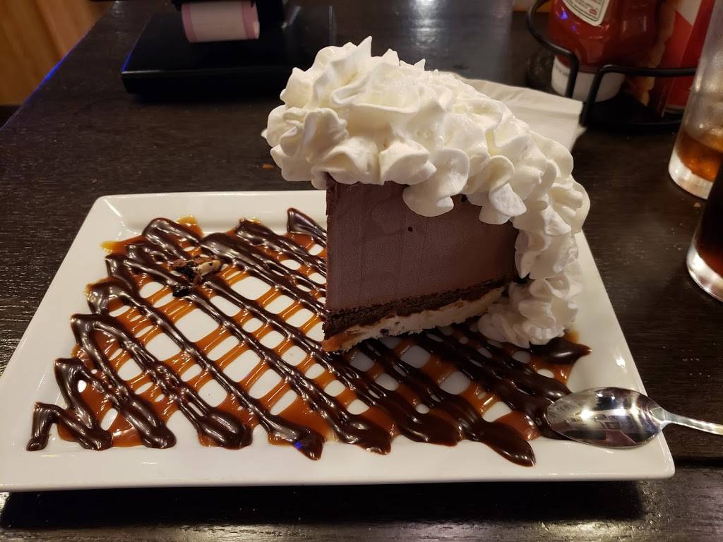 Red Robin Gourmet Burgers and Brews | restaurant | 99 Rockingham Park Blvd, #W105, Salem, NH 03079, USA | 6039522499 OR +1 603-952-2499