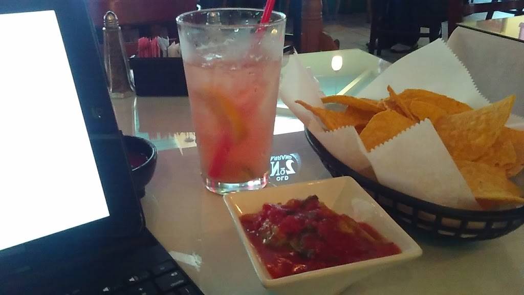 TNT on the Lake | restaurant | 2599 Lakeshore Blvd, Lakeport, CA 95453, USA | 7072634868 OR +1 707-263-4868