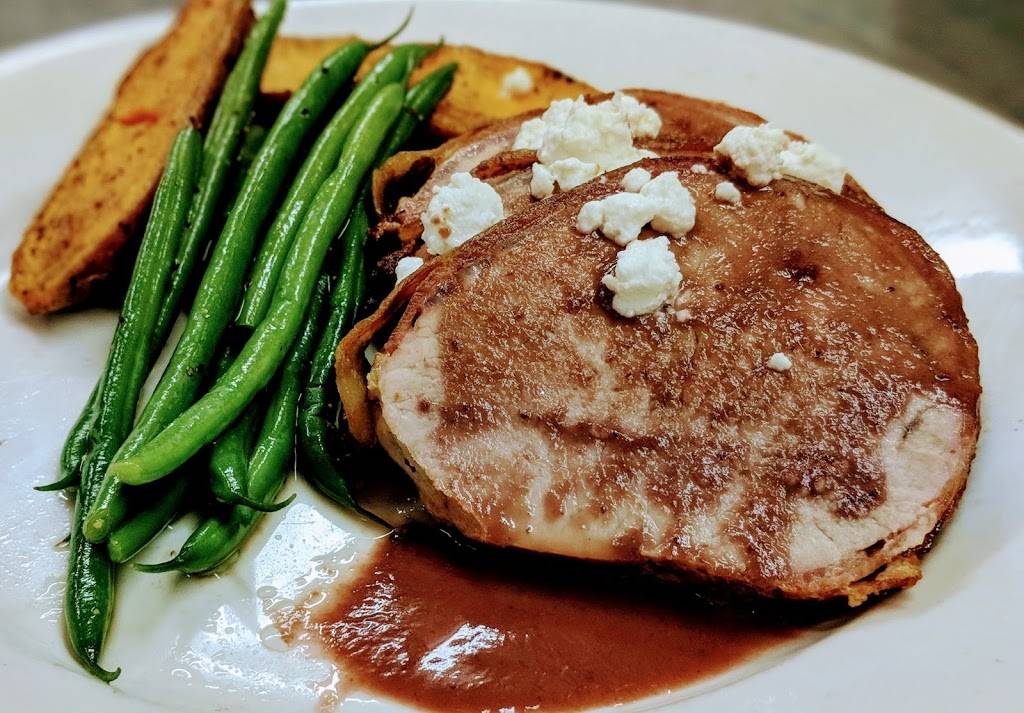 Clearbrook Golf Club & The Grill Room at Clearbrook | restaurant | 6494 Clearbrook Dr, Saugatuck, MI 49453, USA | 2698572000 OR +1 269-857-2000