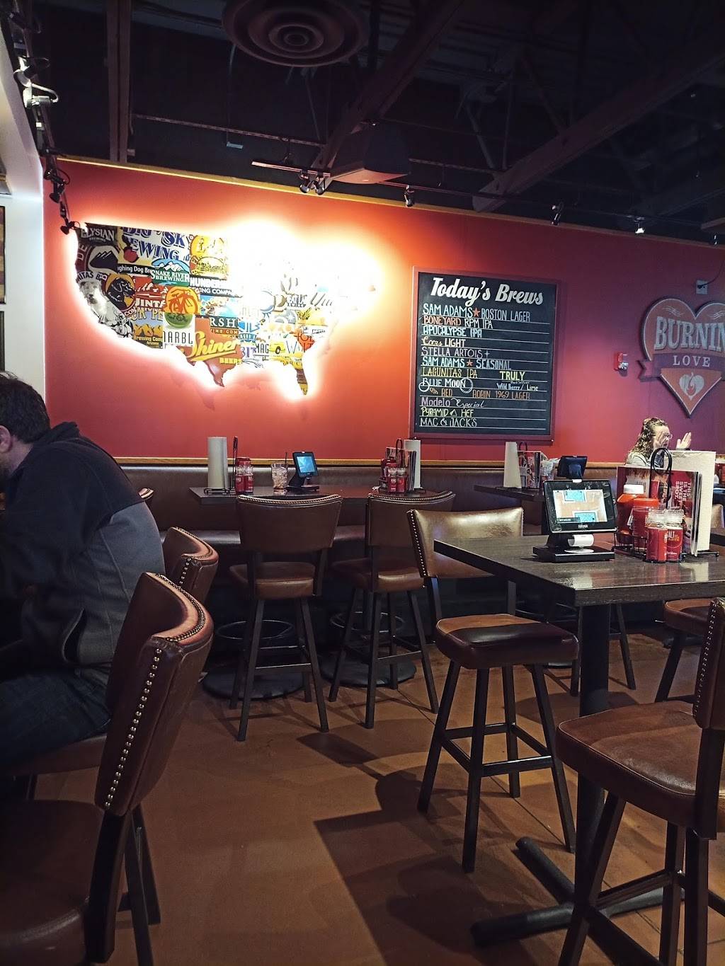 Red Robin Gourmet Burgers and Brews | restaurant | 9880 SE Washington St, Portland, OR 97216, USA | 5032572900 OR +1 503-257-2900