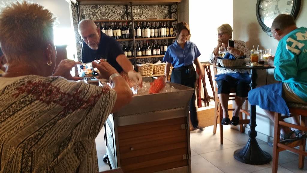 Farlows on the Water | restaurant | 2080 S McCall Rd, Englewood, FL 34224, USA | 9414745343 OR +1 941-474-5343