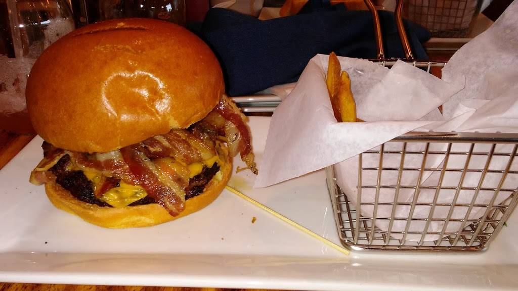 Yonkers Whiskey House | restaurant | 2211 Central Park Ave, Yonkers, NY 10710, USA | 9143465300 OR +1 914-346-5300