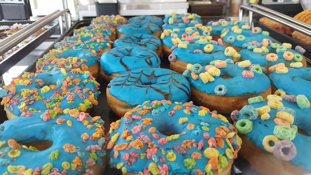 Yum Yum Donuts | cafe | 11699 W Magnolia Blvd, North Hollywood, CA 91601, USA | 8187609054 OR +1 818-760-9054