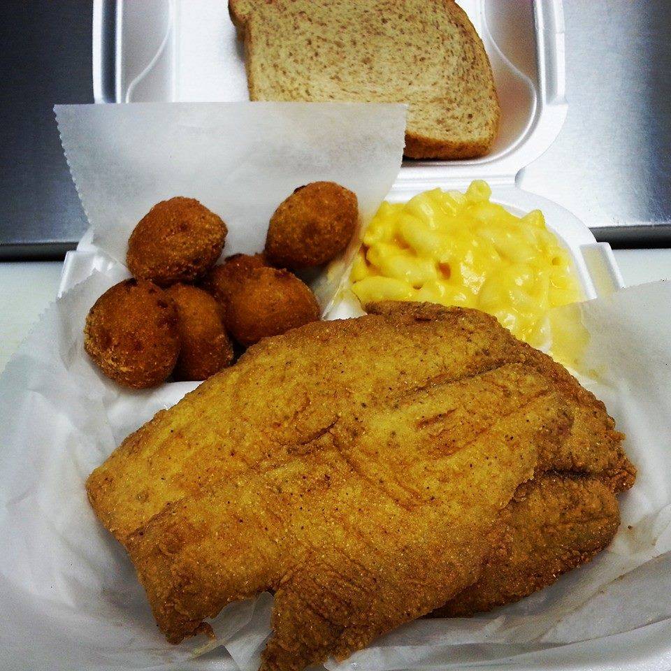 Muncheez | restaurant | 12306 Buckeye Rd, Cleveland, OH 44120, USA | 2169218128 OR +1 216-921-8128