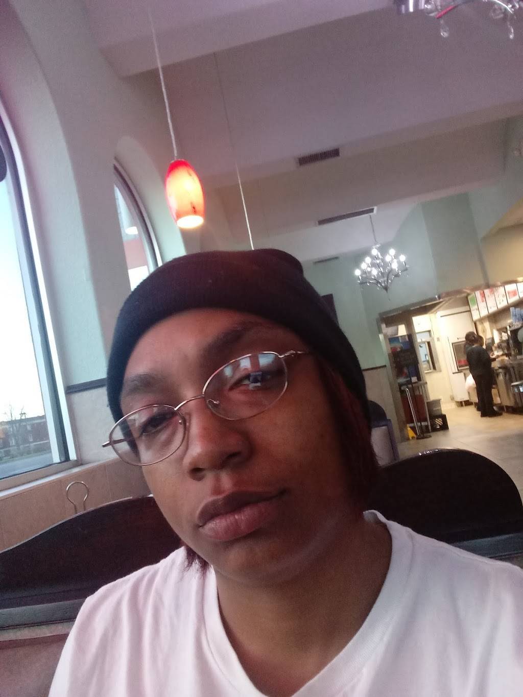 Rios Coney Island | restaurant | 10993 Gratiot Ave, Detroit, MI 48213, USA | 3133320618 OR +1 313-332-0618