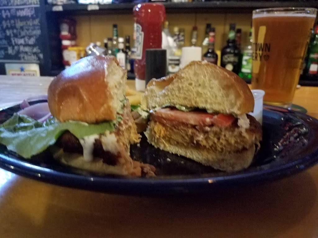 Frog Rock Tavern | restaurant | 67 Main St, Meredith, NH 03253, USA | 6036777625 OR +1 603-677-7625