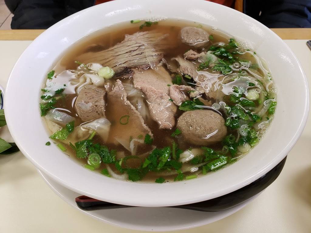 PHO 32 | restaurant | 2413 Thousand Oaks, San Antonio, TX 78232, USA | 2105989855 OR +1 210-598-9855