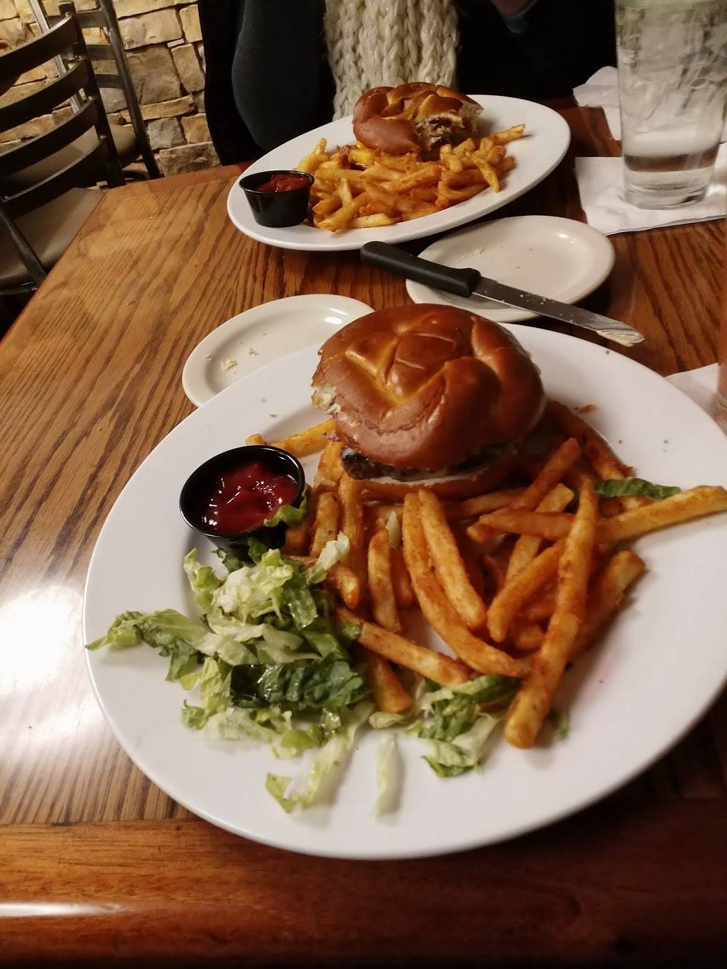 Nick & Toms Restaurant & Bar | restaurant | 5774 Bridgetown Rd, Cincinnati, OH 45248, USA | 5135744242 OR +1 513-574-4242