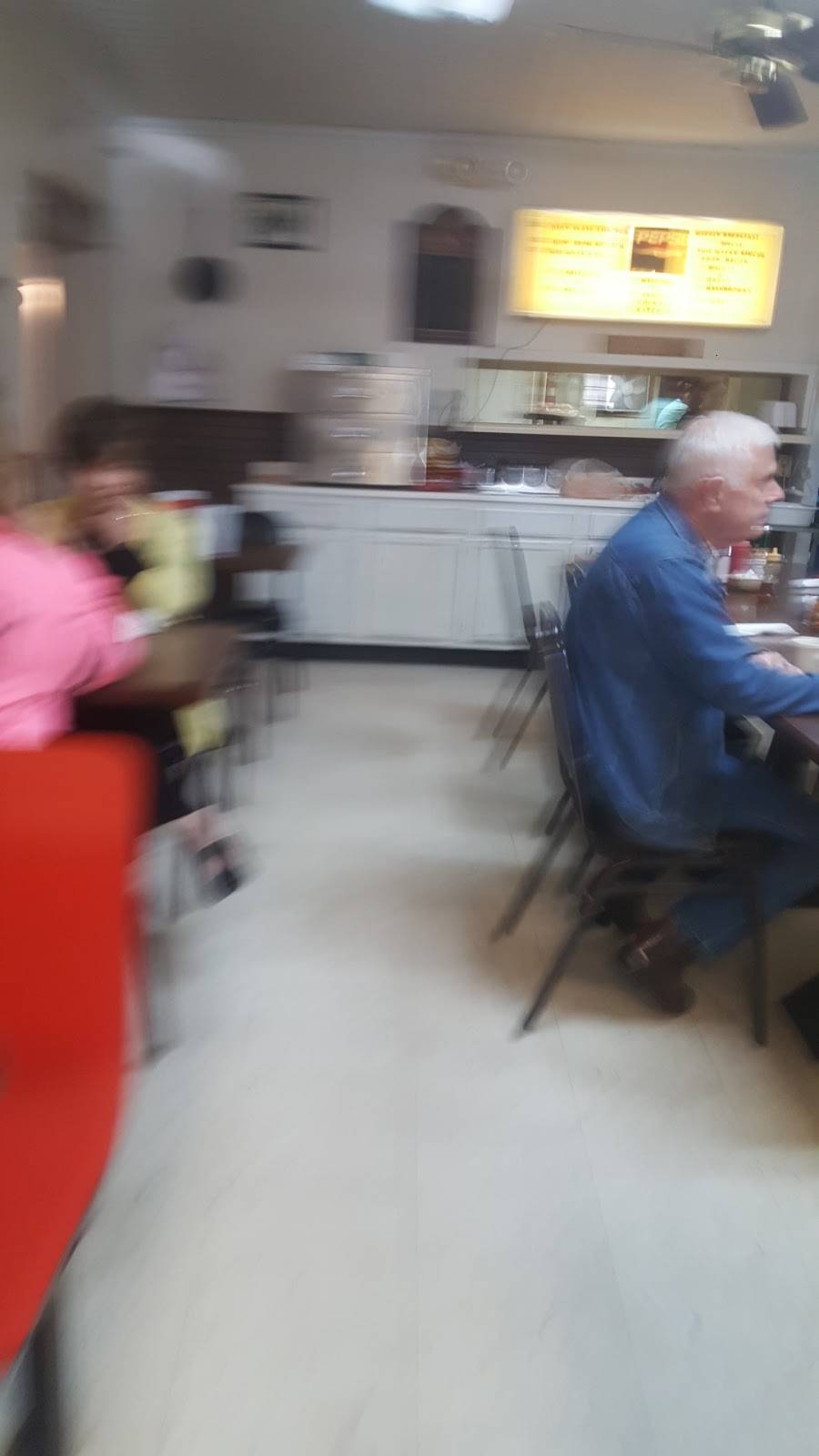 Ernies Country Kitchen | restaurant | 211 S Madison St, Malden, MO 63863, USA | 5732764255 OR +1 573-276-4255