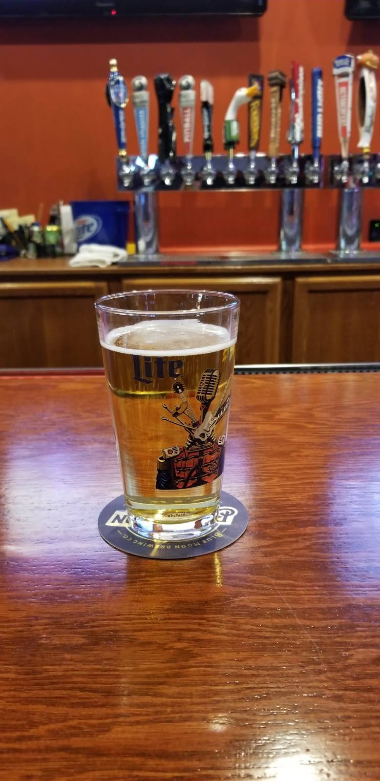 The Town Bar & Grill | restaurant | 2681 E New York St, Aurora, IL 60502, USA | 6304999975 OR +1 630-499-9975