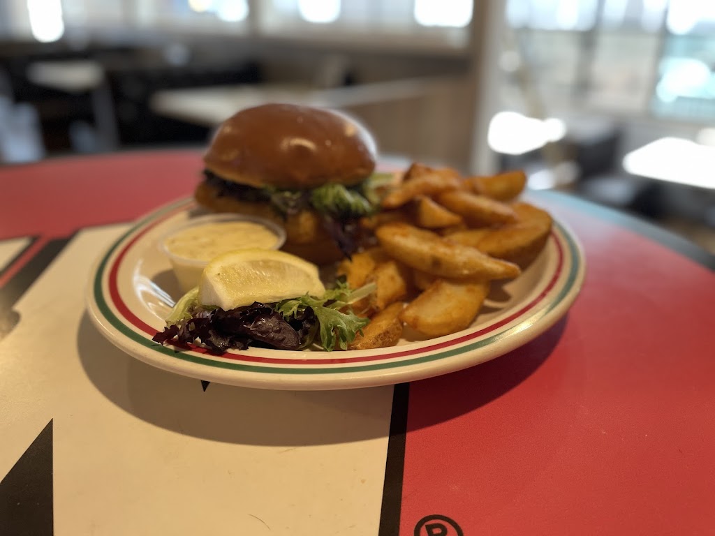 VARSITY CLUB RESTAURANT | meal takeaway | 627 Main St, Merrimac, WI 53561, USA | 6084934365 OR +1 608-493-4365