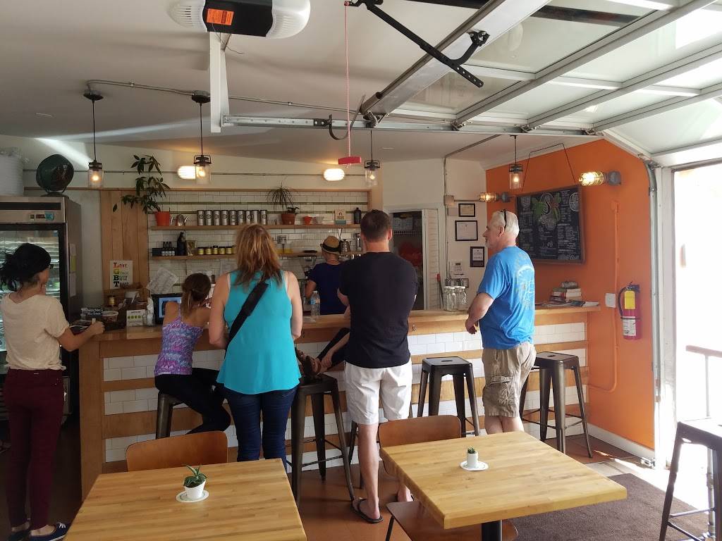 Squeeze Juice Works | cafe | 18 22nd St S, St. Petersburg, FL 33712, USA | 7273243039 OR +1 727-324-3039