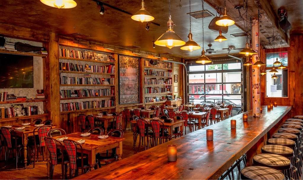 The Playwright Bar | restaurant | 658 E Broadway, South Boston, MA 02127, USA | 6172692537 OR +1 617-269-2537