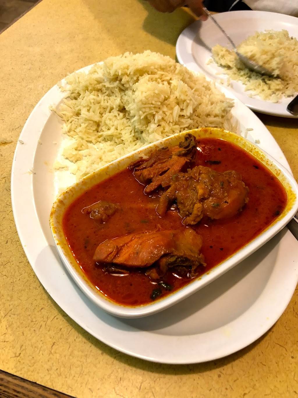 Sweet Chili Indian Restaurant | restaurant | 2180 Wyandotte St W, Windsor, ON N9B 1J9, Canada | 5192537749 OR +1 519-253-7749