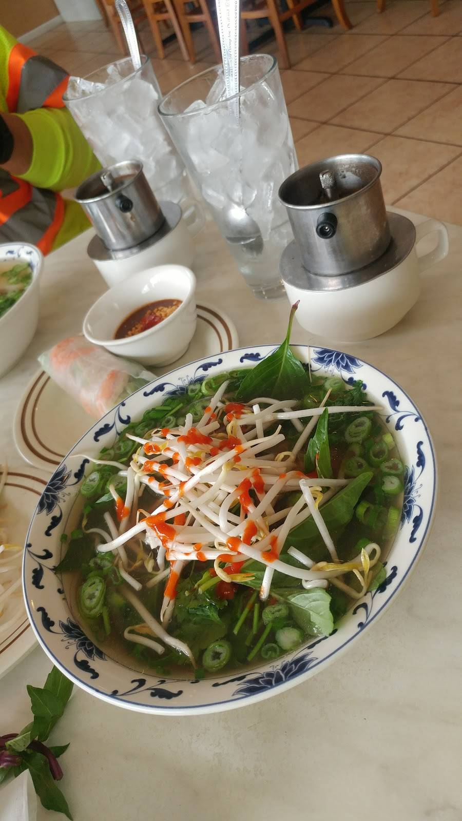 Pho Saigon | restaurant | 15754 Farm to Market Rd 529 #300, Houston, TX 77095, USA | 2814636722 OR +1 281-463-6722