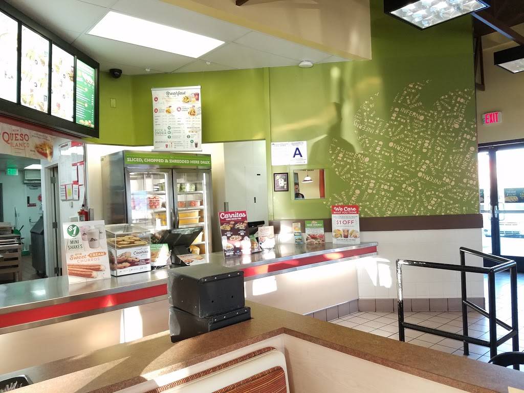 Del Taco | meal takeaway | 30640 Benton Rd, Winchester, CA 92596, USA | 9513255161 OR +1 951-325-5161