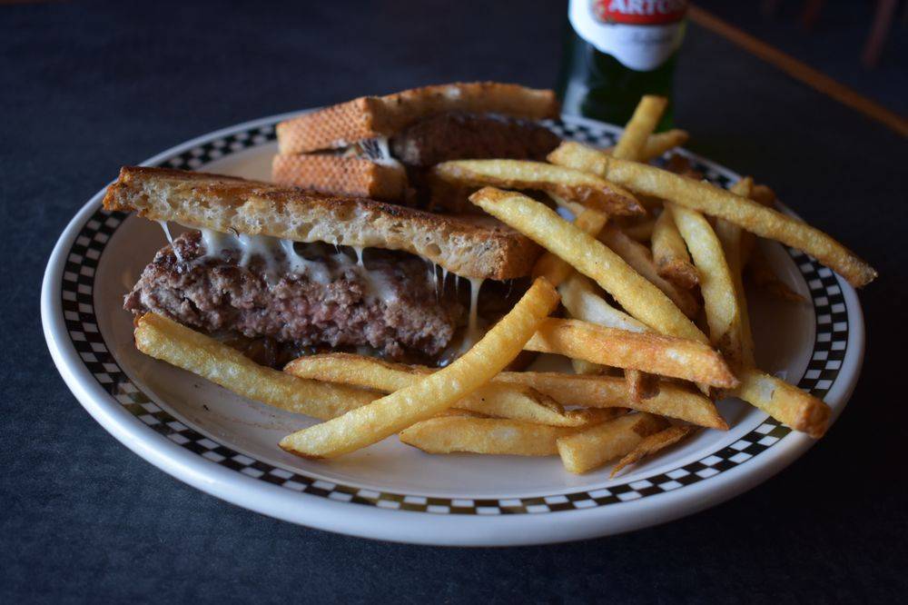 Hummingbird Restaurant | restaurant | 27w229 Geneva Rd, Winfield, IL 60190, USA | 6306903303 OR +1 630-690-3303