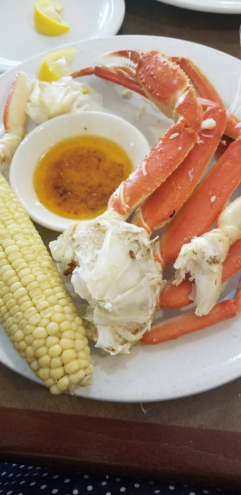 Boathouse Restaurant | restaurant | 6328 Oleander Dr, Wilmington, NC 28403, USA | 9106794224 OR +1 910-679-4224