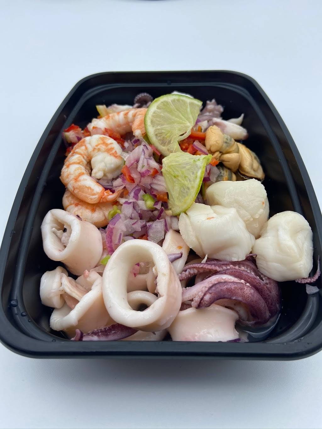 Lemon seafood | restaurant | 2900 Manatee Island Dr, Orlando, FL 32824, USA | 4076403748 OR +1 407-640-3748