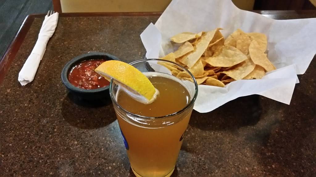 Casa Ramos Mexican Restaurant | restaurant | 400 Iron Point Rd, Folsom, CA 95630, USA | 9163551600 OR +1 916-355-1600