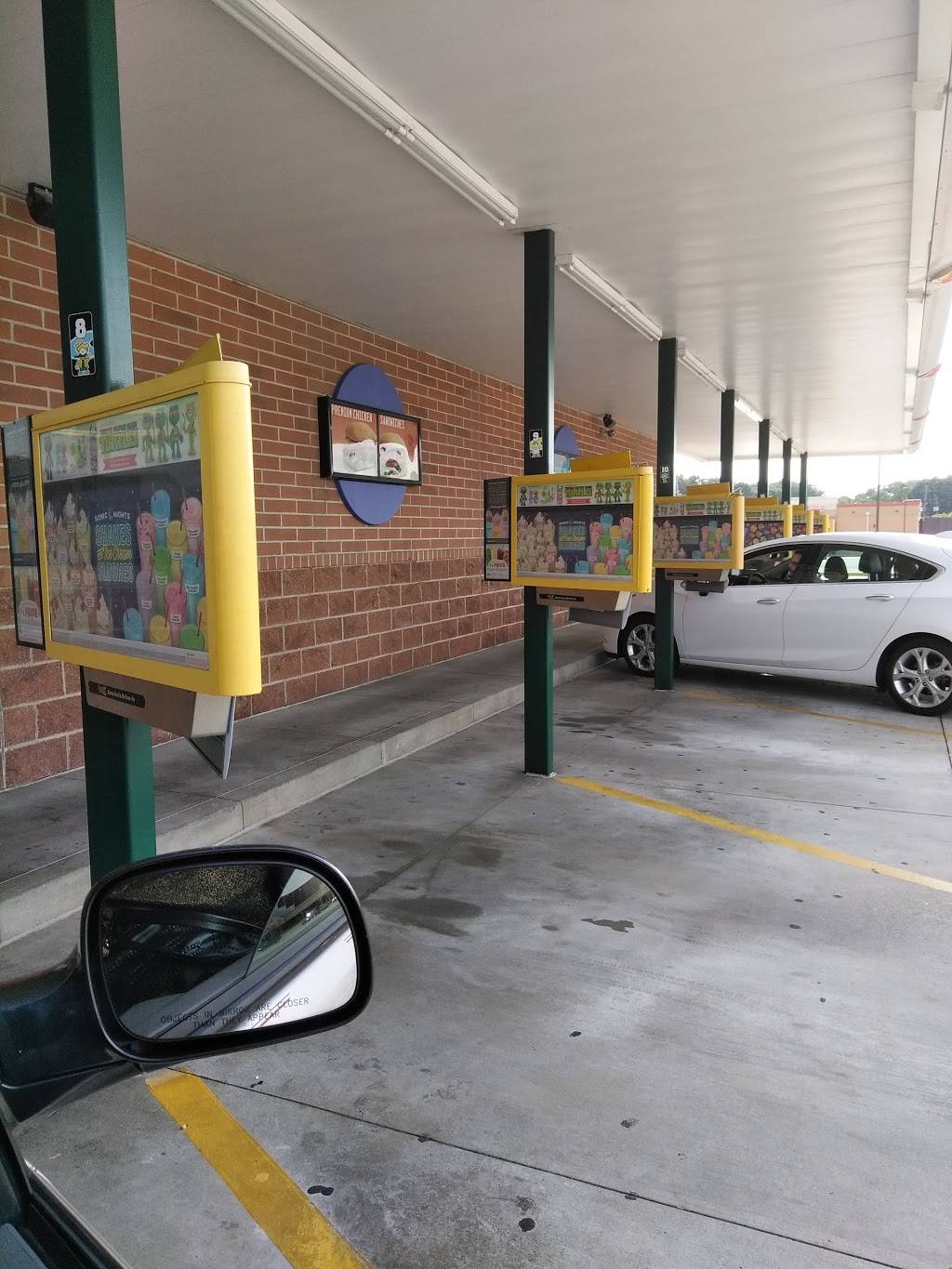 Sonic Drive-In | restaurant | 1842 Snow Rd, Parma, OH 44134, USA | 2166617561 OR +1 216-661-7561