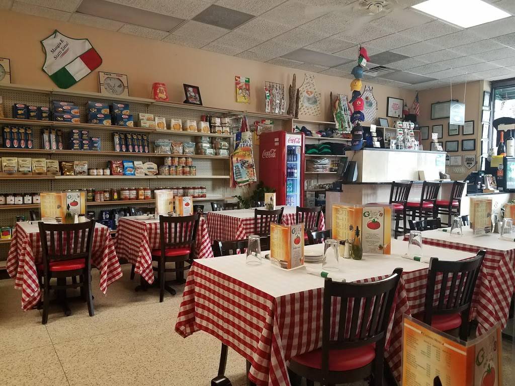 Gios Cafe and Deli | cafe | 2724 S Lowe Ave, Chicago, IL 60616, USA | 3122256368 OR +1 312-225-6368