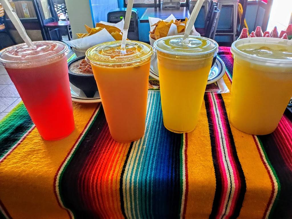 Los Parientes | restaurant | 69-08 Fresh Pond Rd, Ridgewood, NY 11385, USA | 9293878077 OR +1 929-387-8077