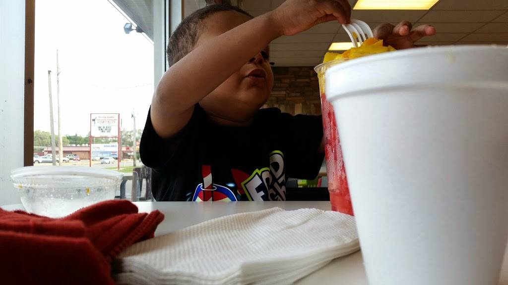 Hillerys Bar BQ | restaurant | 2021 N Lewis Ave, Waukegan, IL 60087, USA | 8473360033 OR +1 847-336-0033