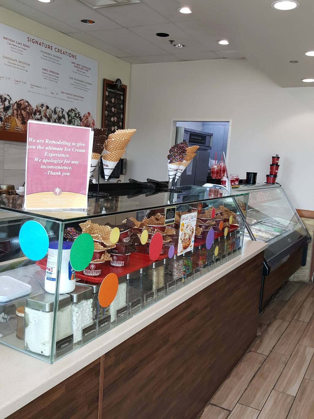 Cold Stone Creamery | bakery | 3520 Seven Bridges Dr Ste 102, Woodridge, IL 60517, USA | 6303229640 OR +1 630-322-9640