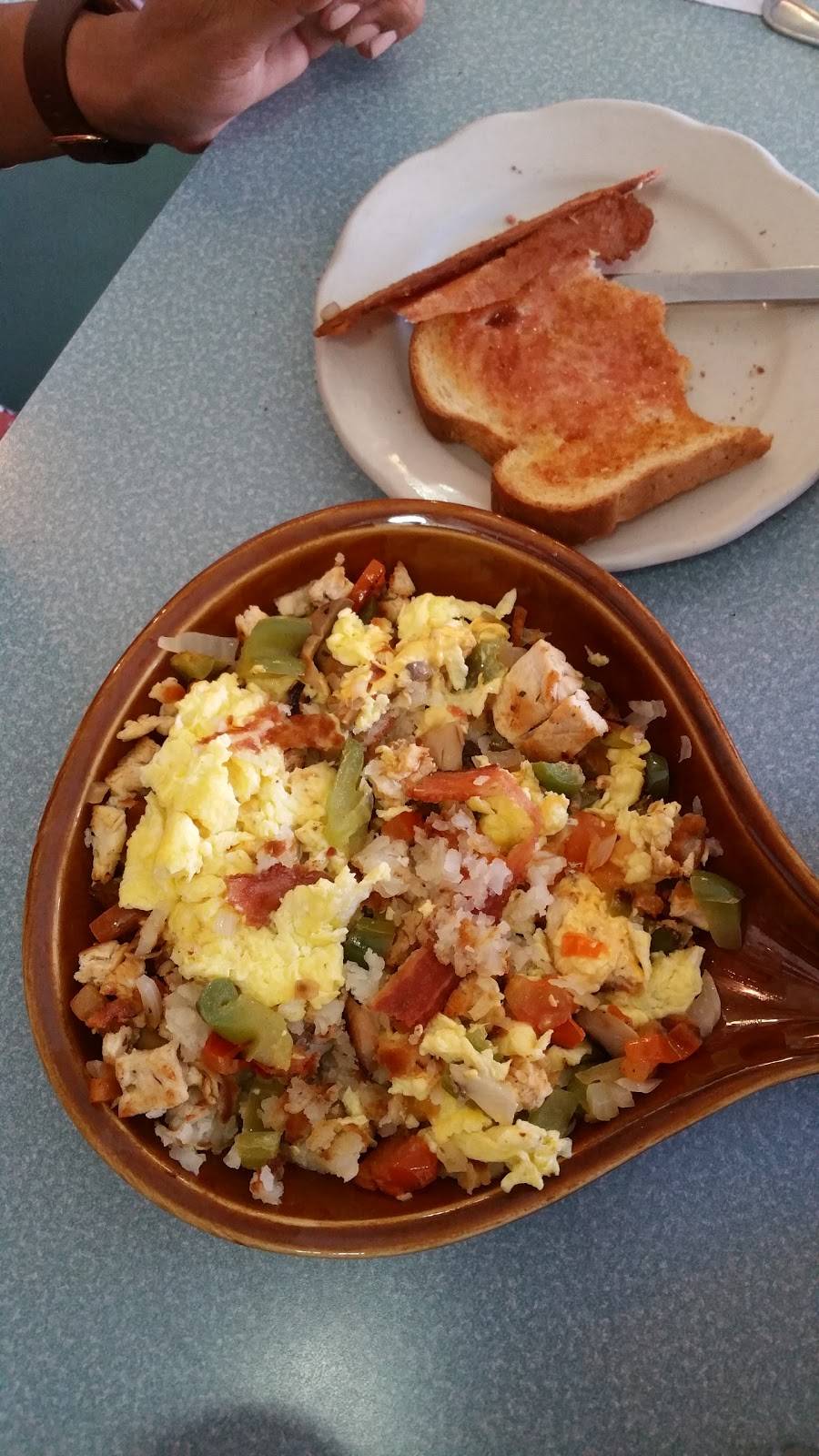 Delta Restaurant | restaurant | 3205 N Cicero Ave, Chicago, IL 60641, USA | 7736646385 OR +1 773-664-6385