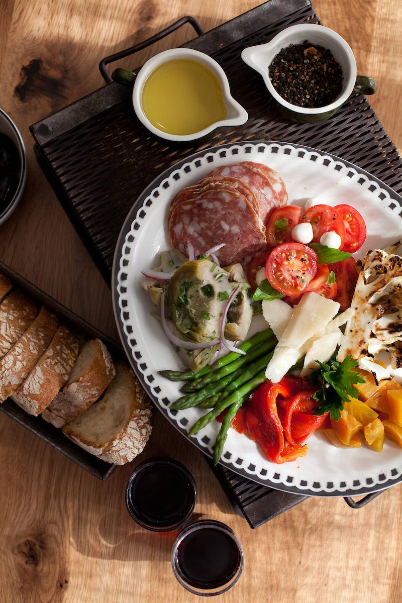 Saranellos | restaurant | 601 N Milwaukee Ave, Wheeling, IL 60090, USA | 8477776878 OR +1 847-777-6878