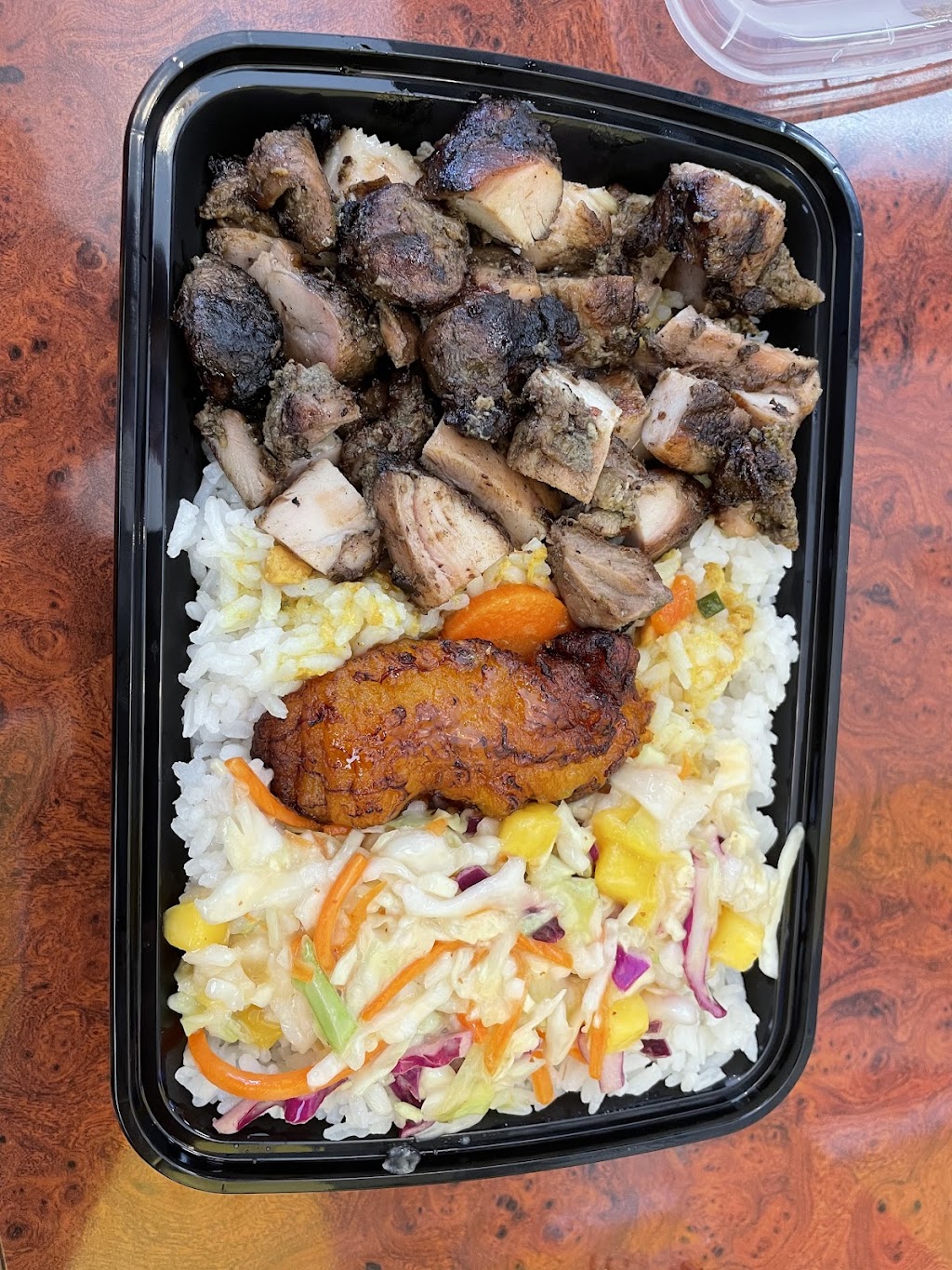 Hot Off De Grill | restaurant | 17085 Pines Blvd, Pembroke Pines, FL 33027, USA | 9545895334 OR +1 954-589-5334